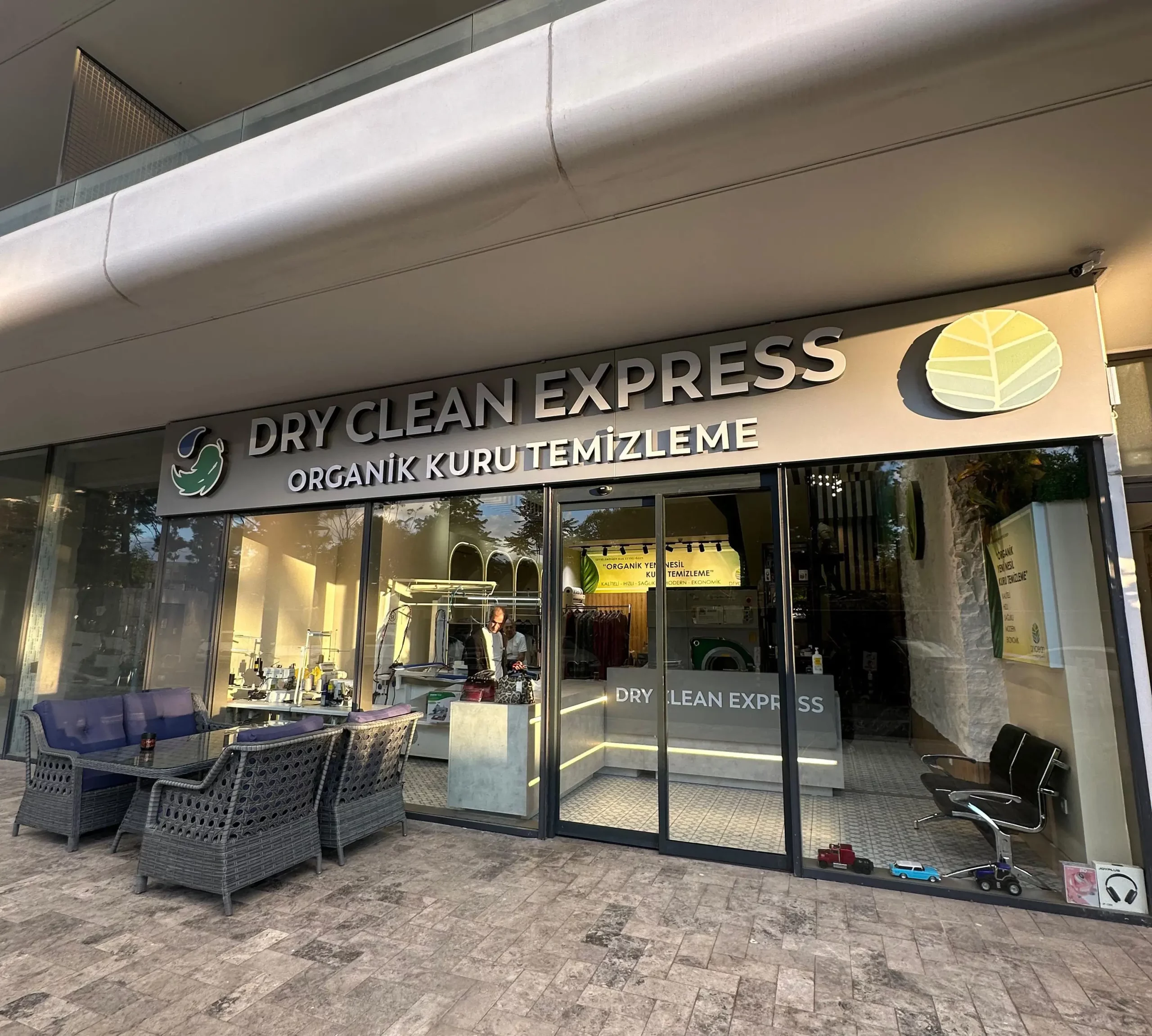 Dry Clean Express | Zeytinburnu Yedi Mavi